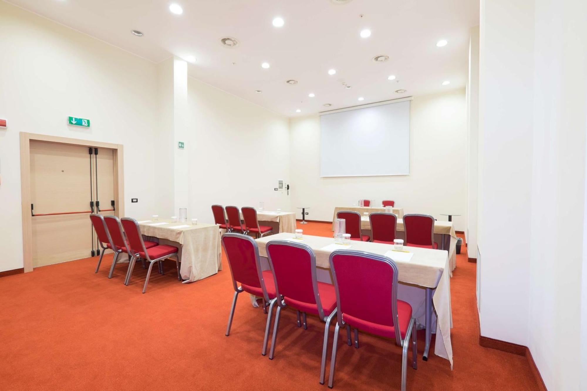 Hilton Garden Inn Lecce Esterno foto