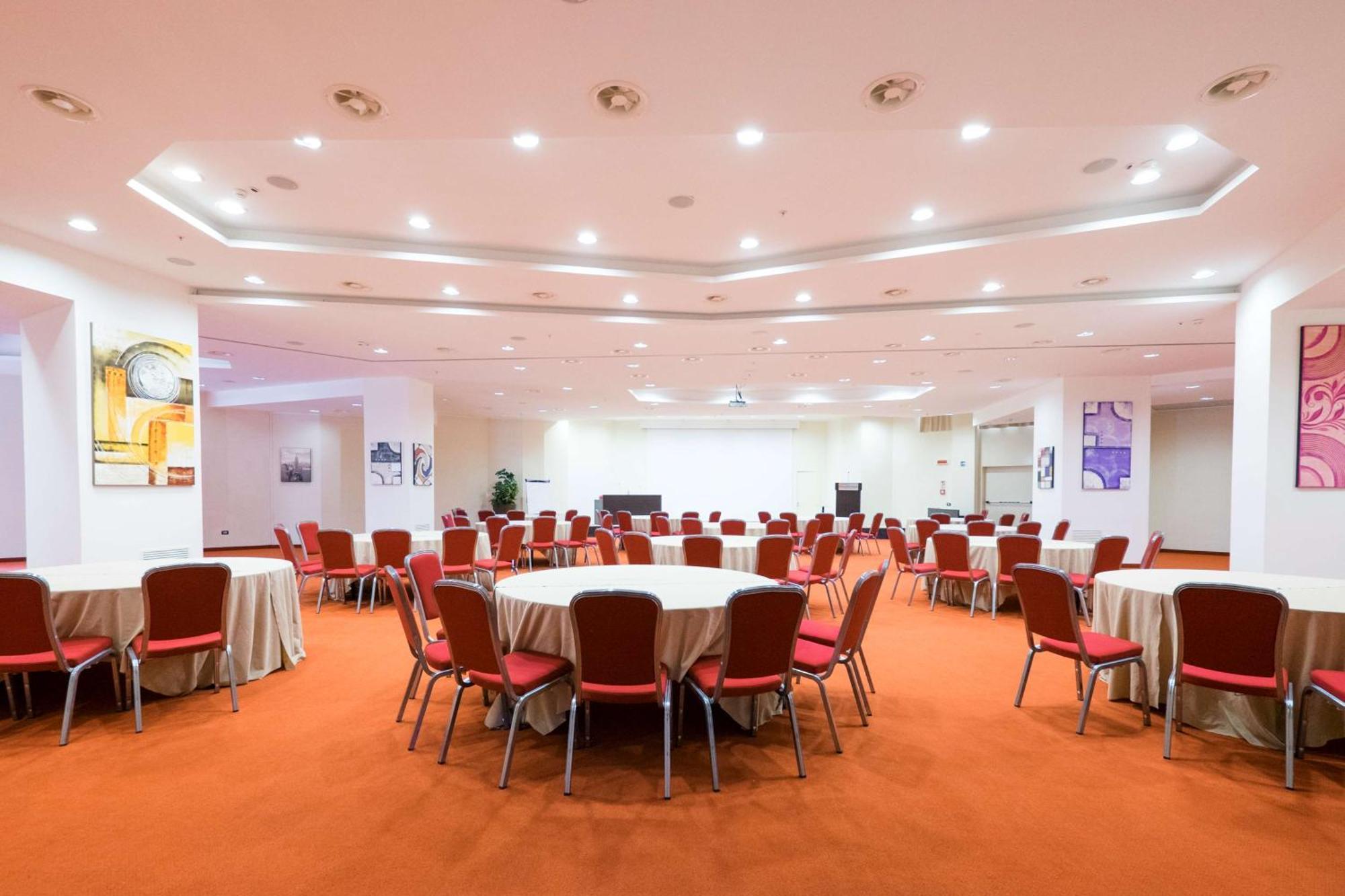 Hilton Garden Inn Lecce Esterno foto