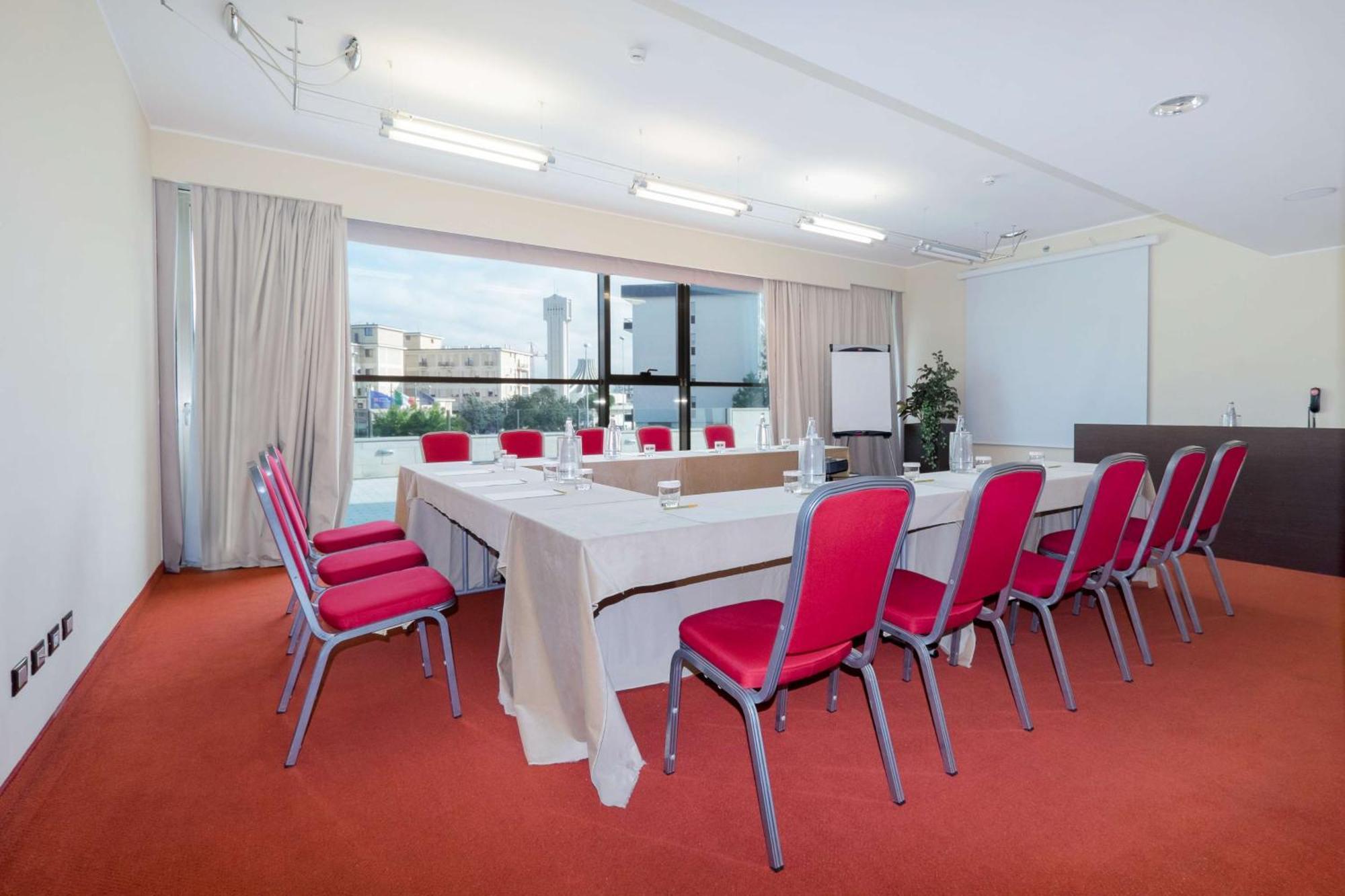 Hilton Garden Inn Lecce Esterno foto