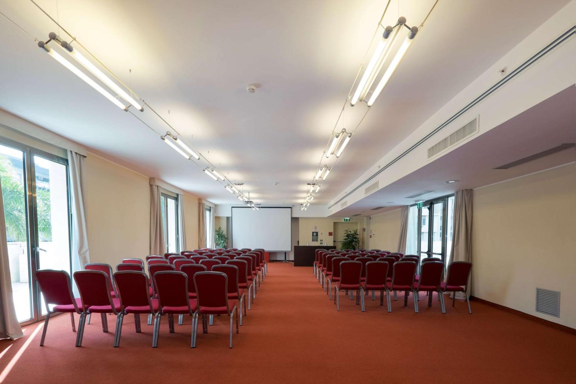 Hilton Garden Inn Lecce Esterno foto