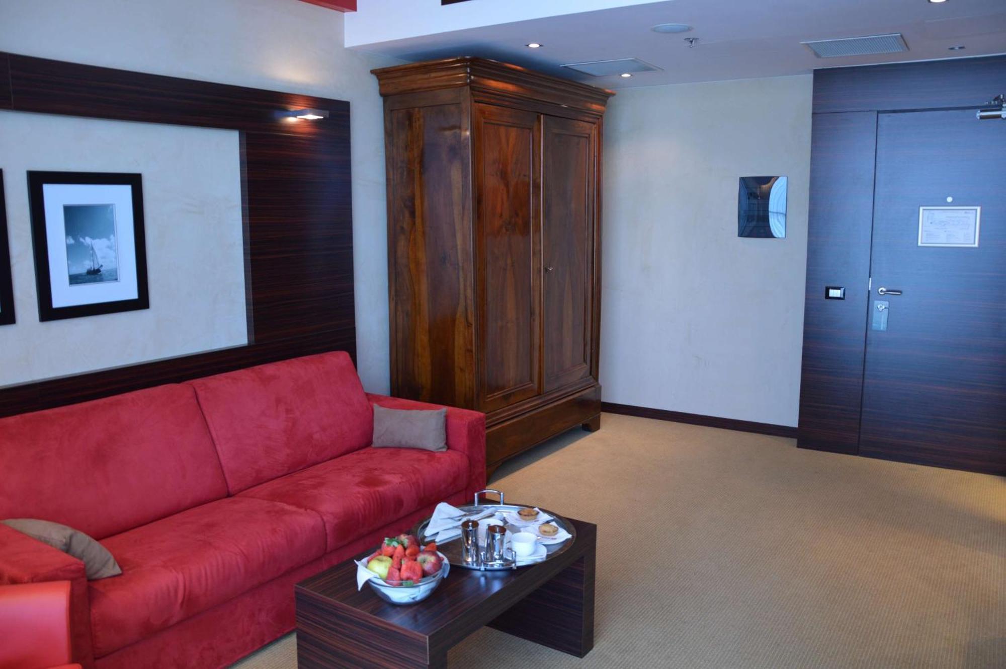 Hilton Garden Inn Lecce Esterno foto