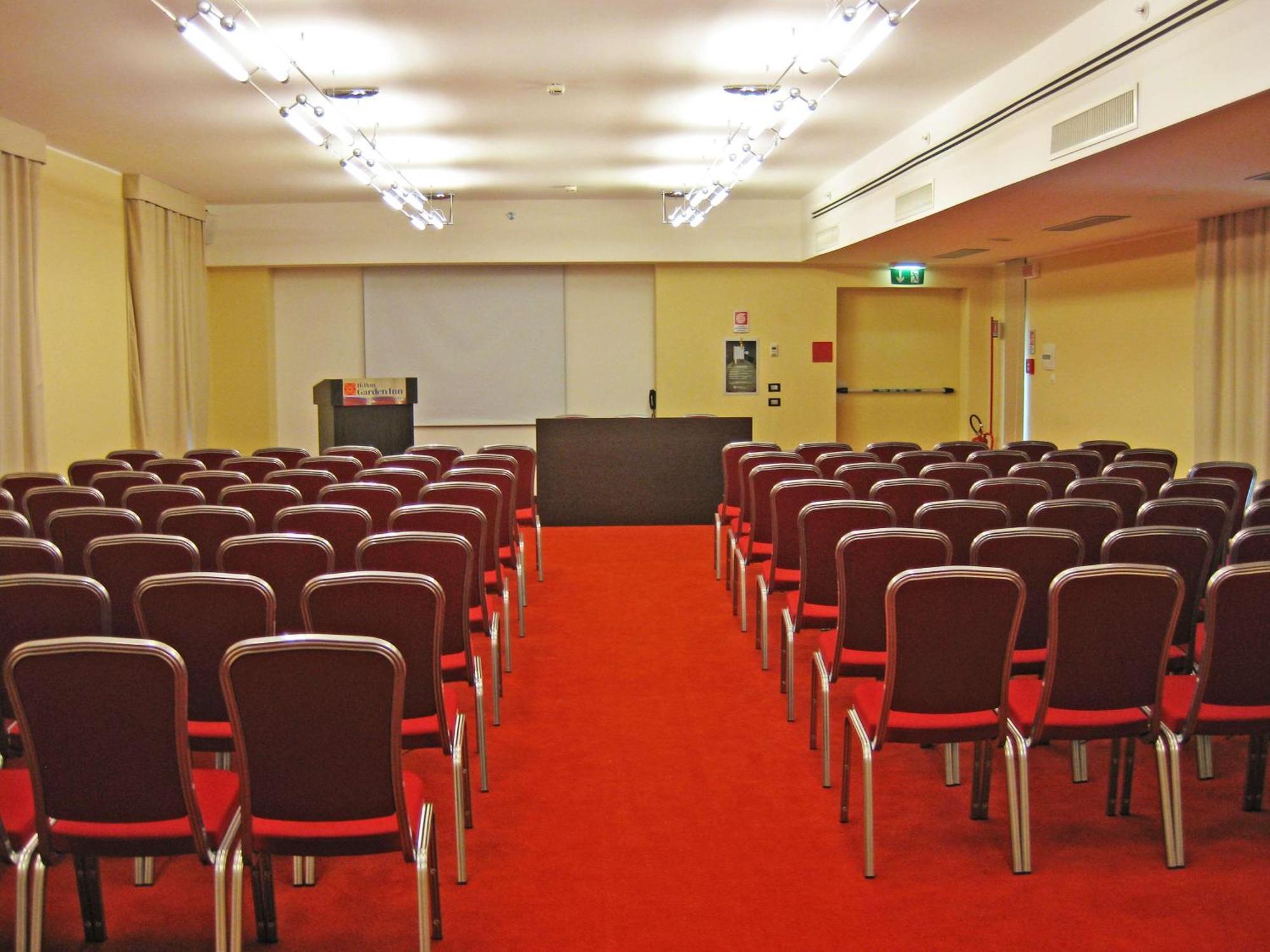 Hilton Garden Inn Lecce Esterno foto