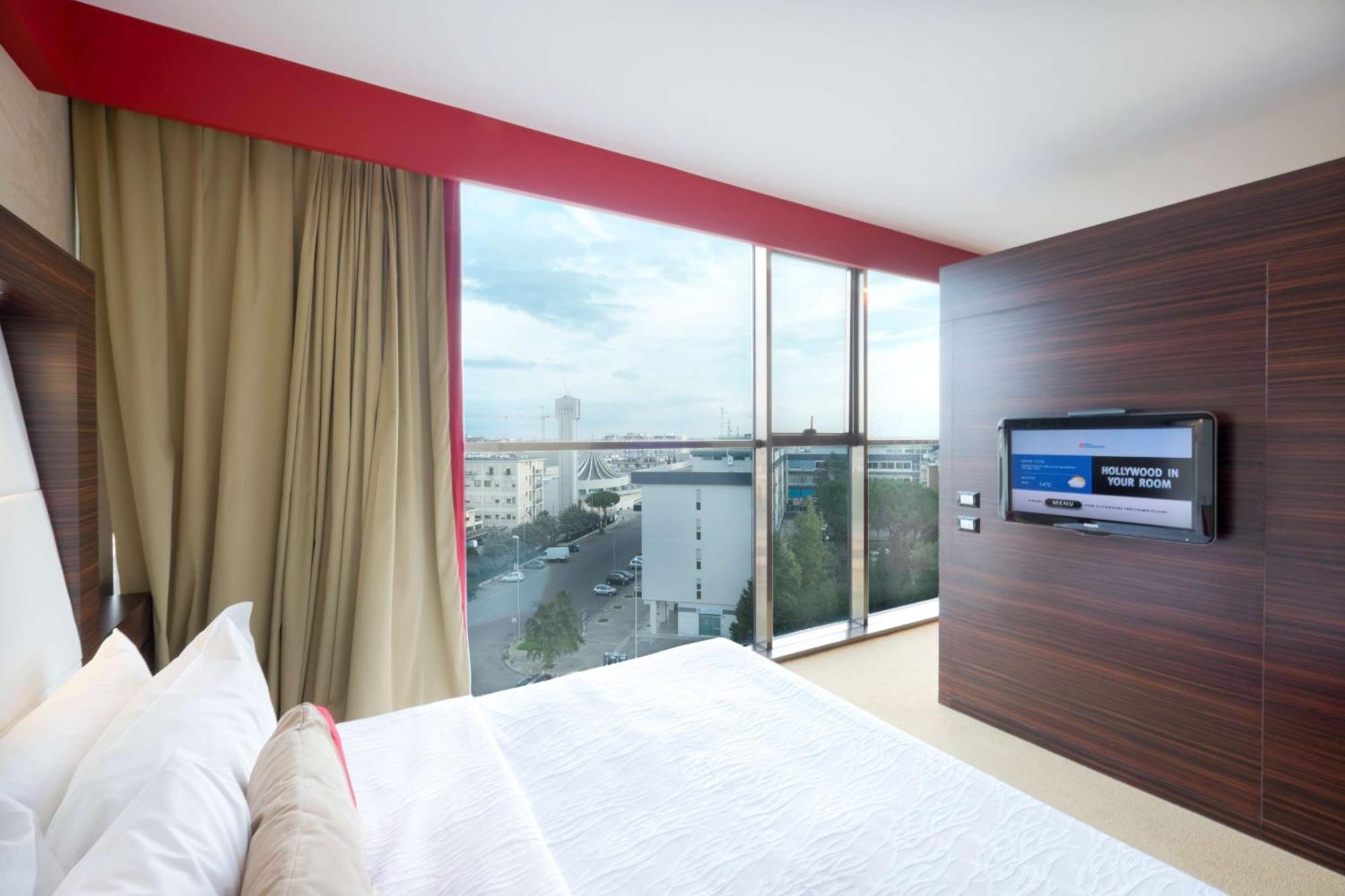 Hilton Garden Inn Lecce Esterno foto