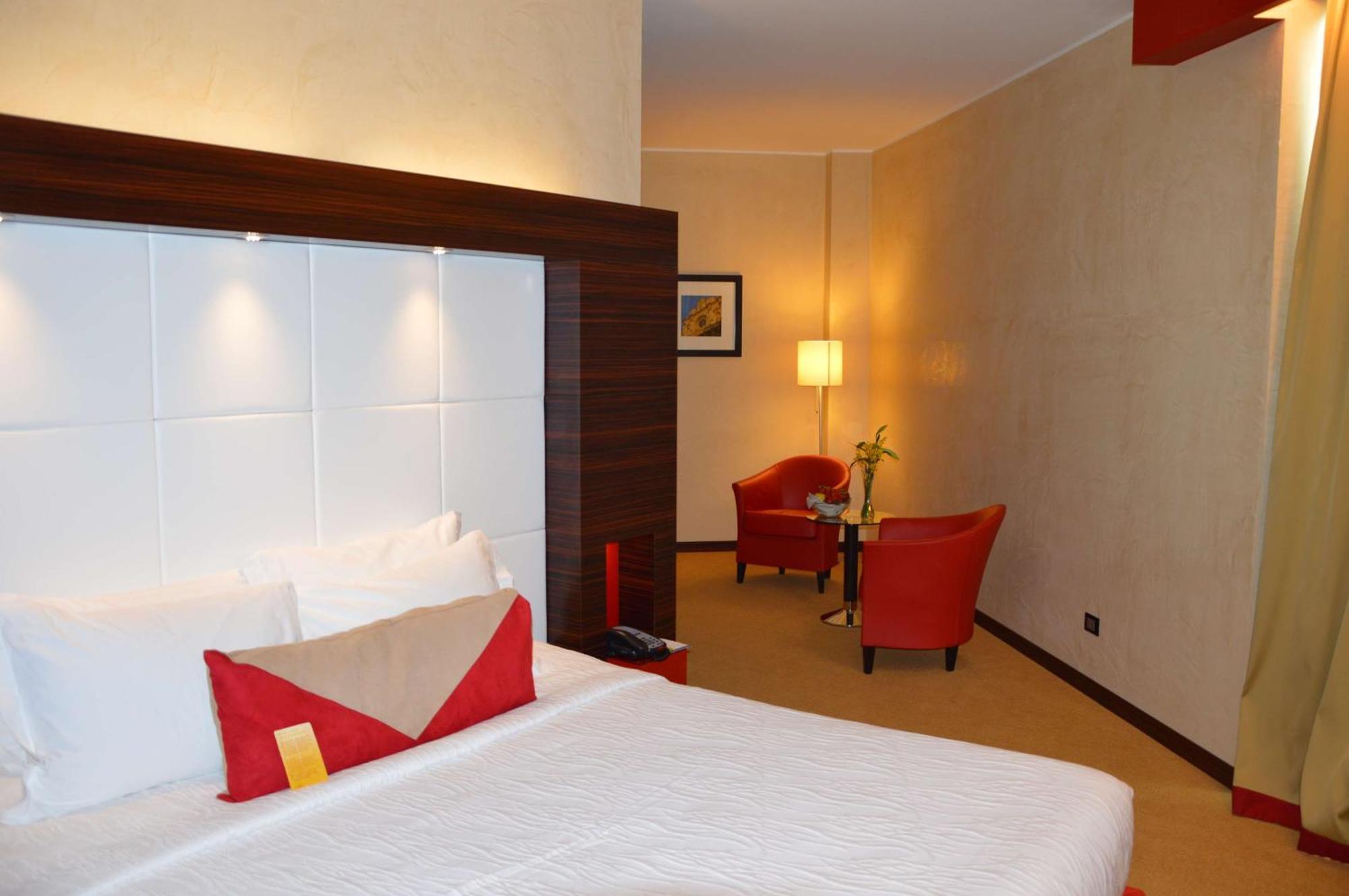 Hilton Garden Inn Lecce Esterno foto