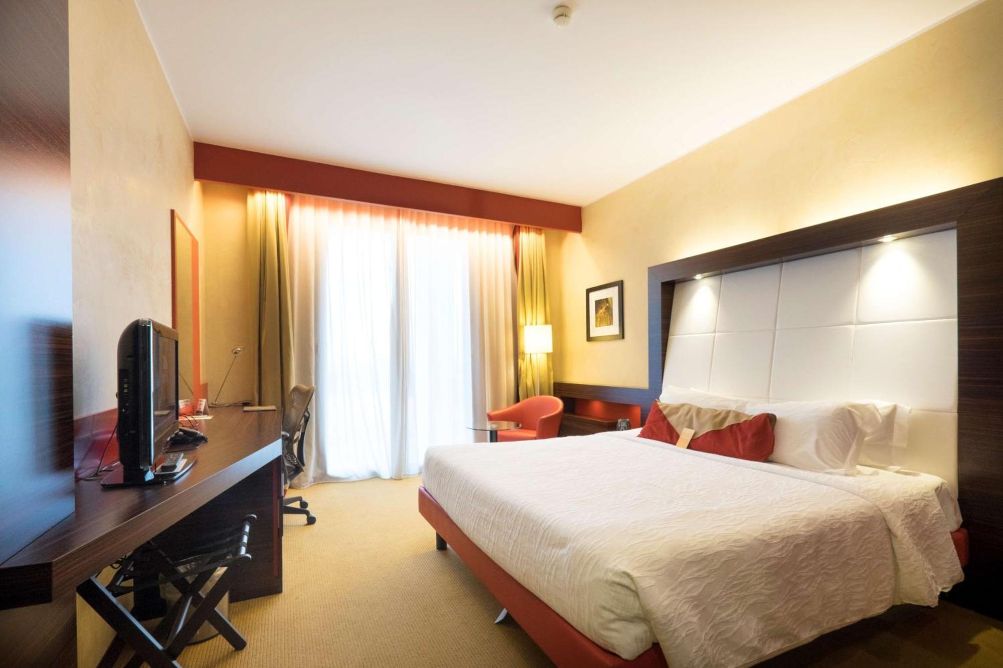 Hilton Garden Inn Lecce Esterno foto