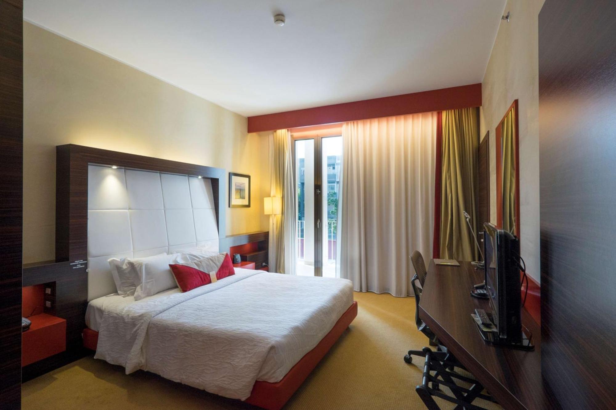 Hilton Garden Inn Lecce Esterno foto