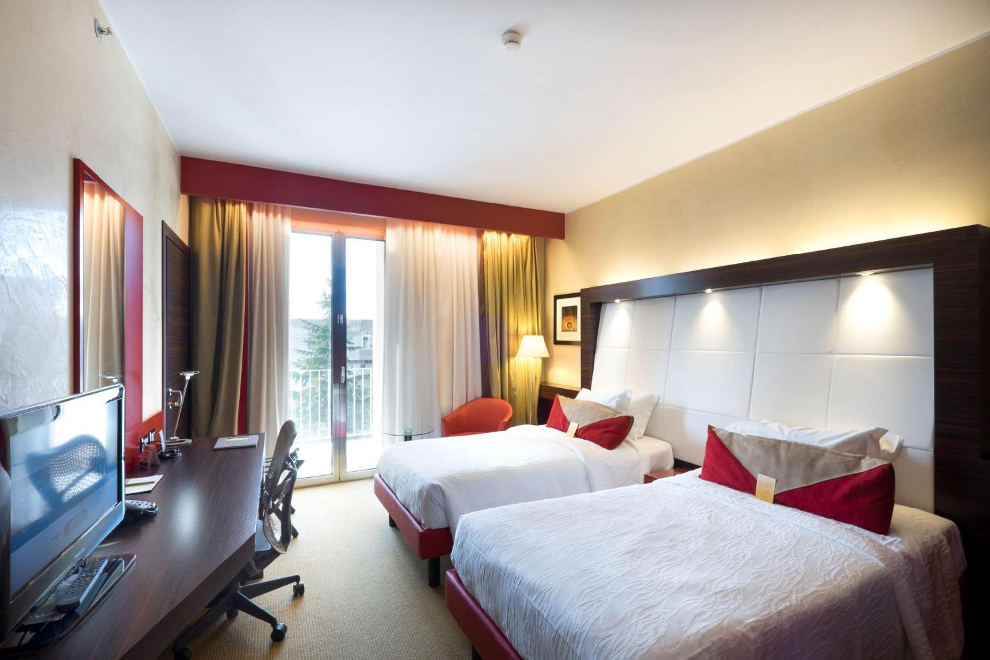 Hilton Garden Inn Lecce Esterno foto