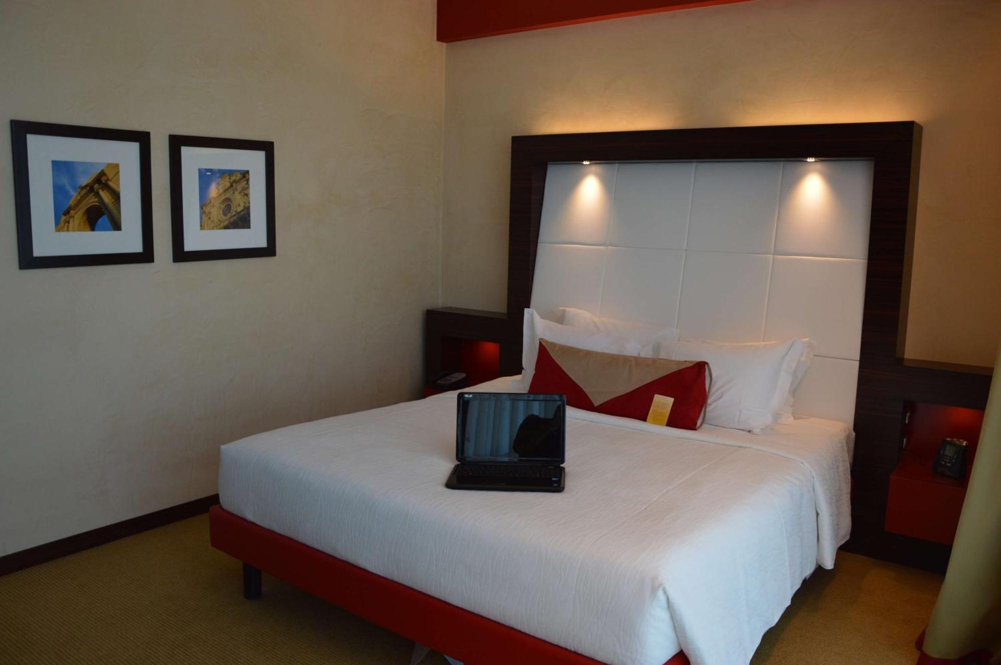 Hilton Garden Inn Lecce Esterno foto
