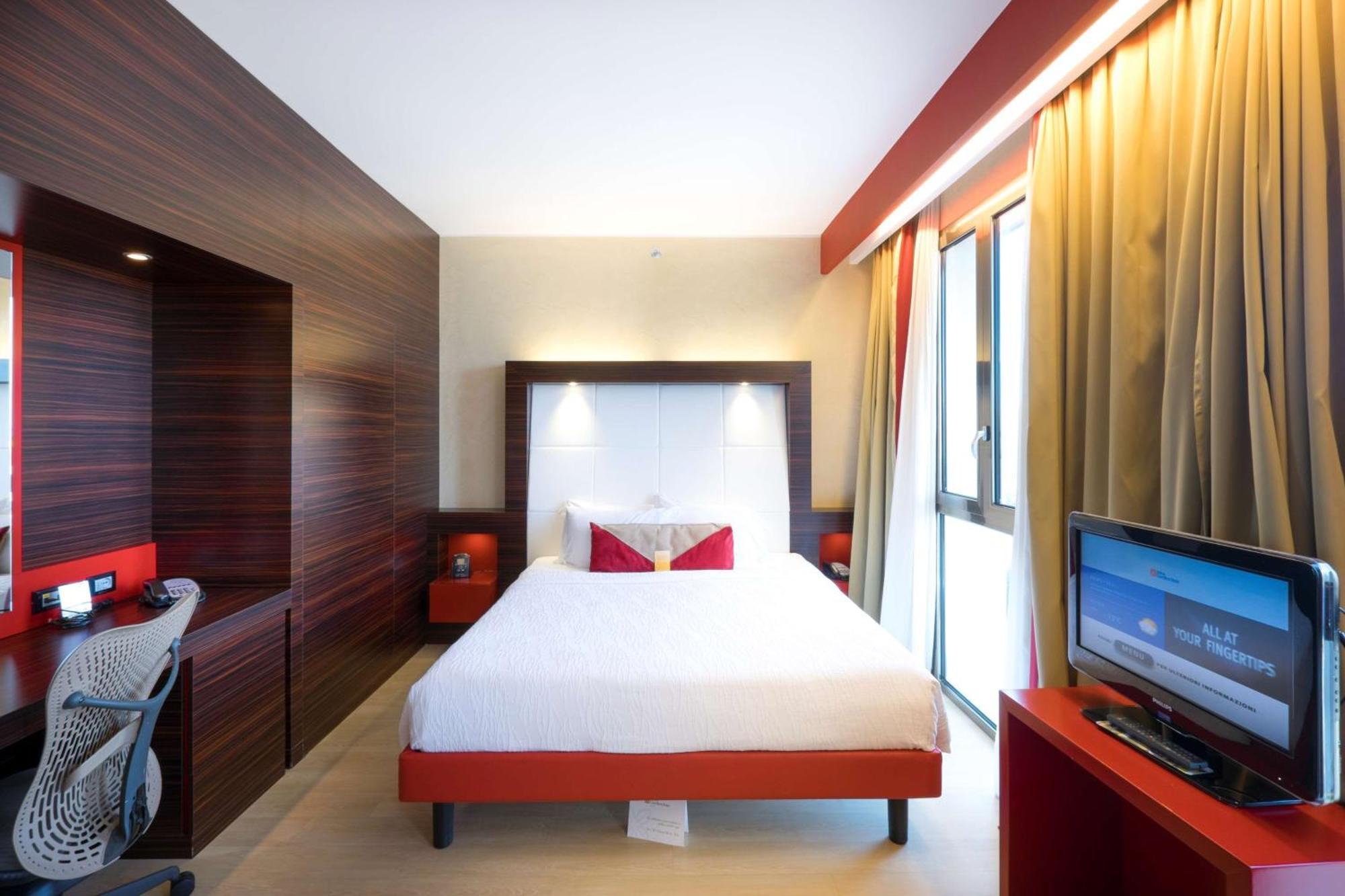 Hilton Garden Inn Lecce Esterno foto
