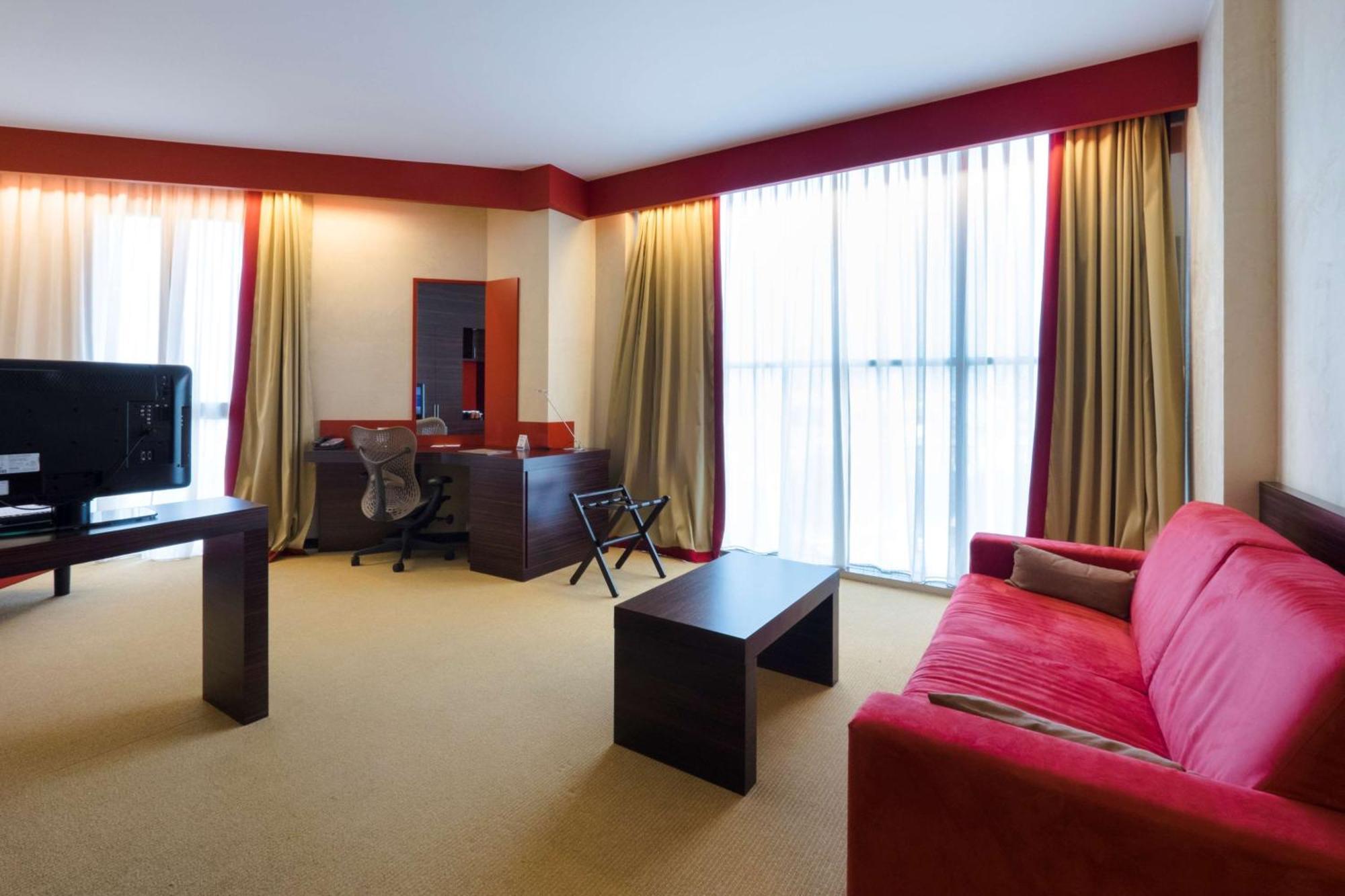 Hilton Garden Inn Lecce Esterno foto
