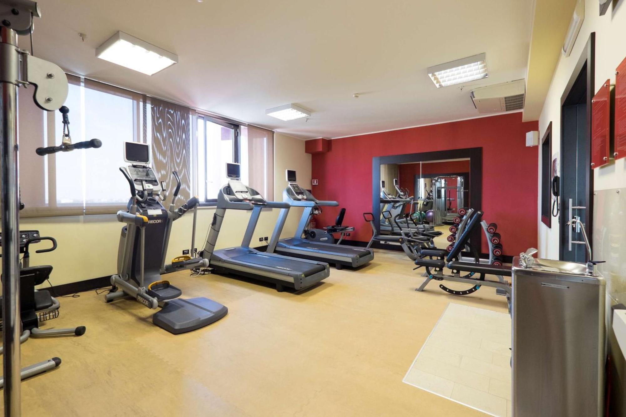 Hilton Garden Inn Lecce Esterno foto