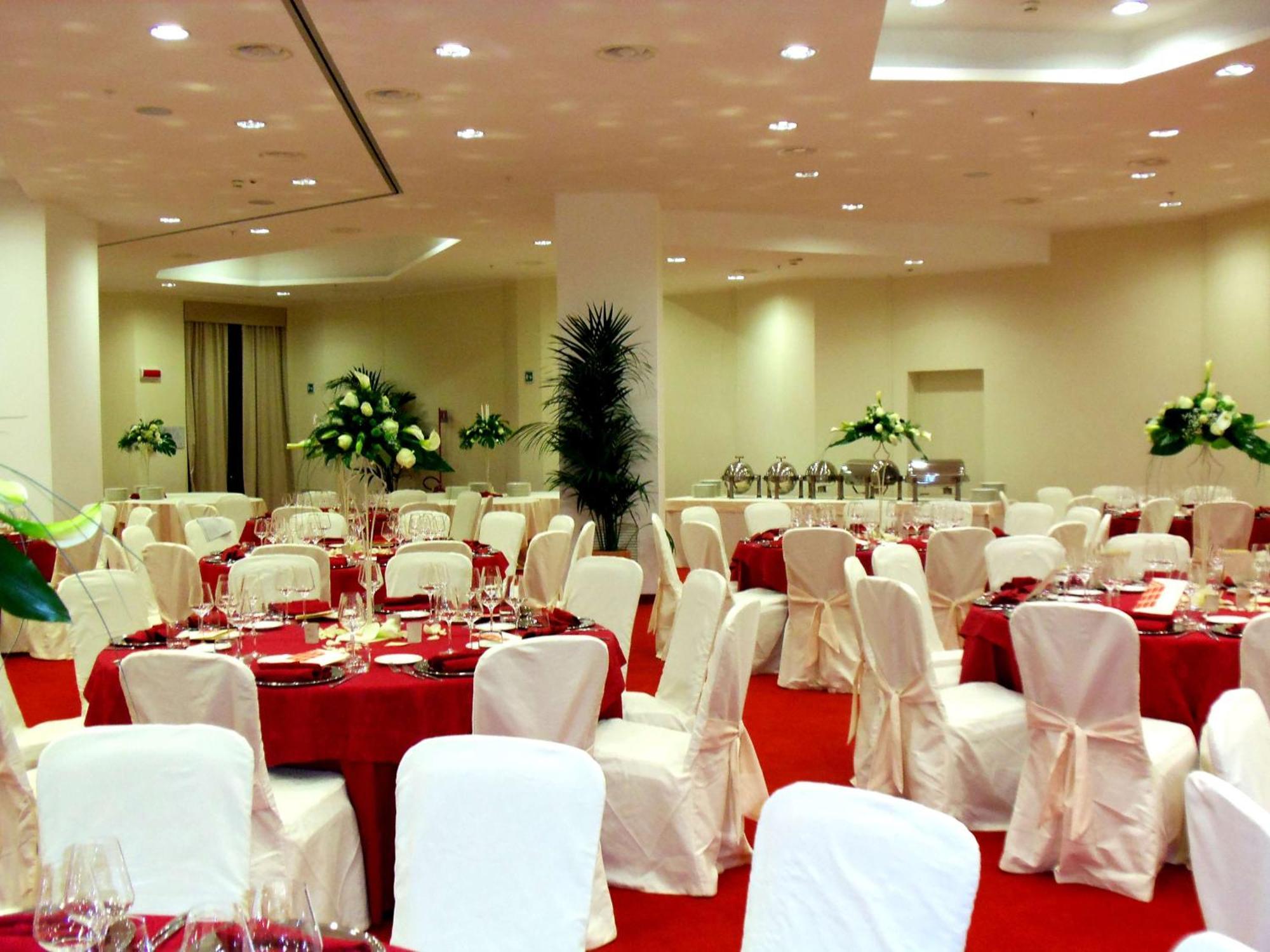 Hilton Garden Inn Lecce Esterno foto