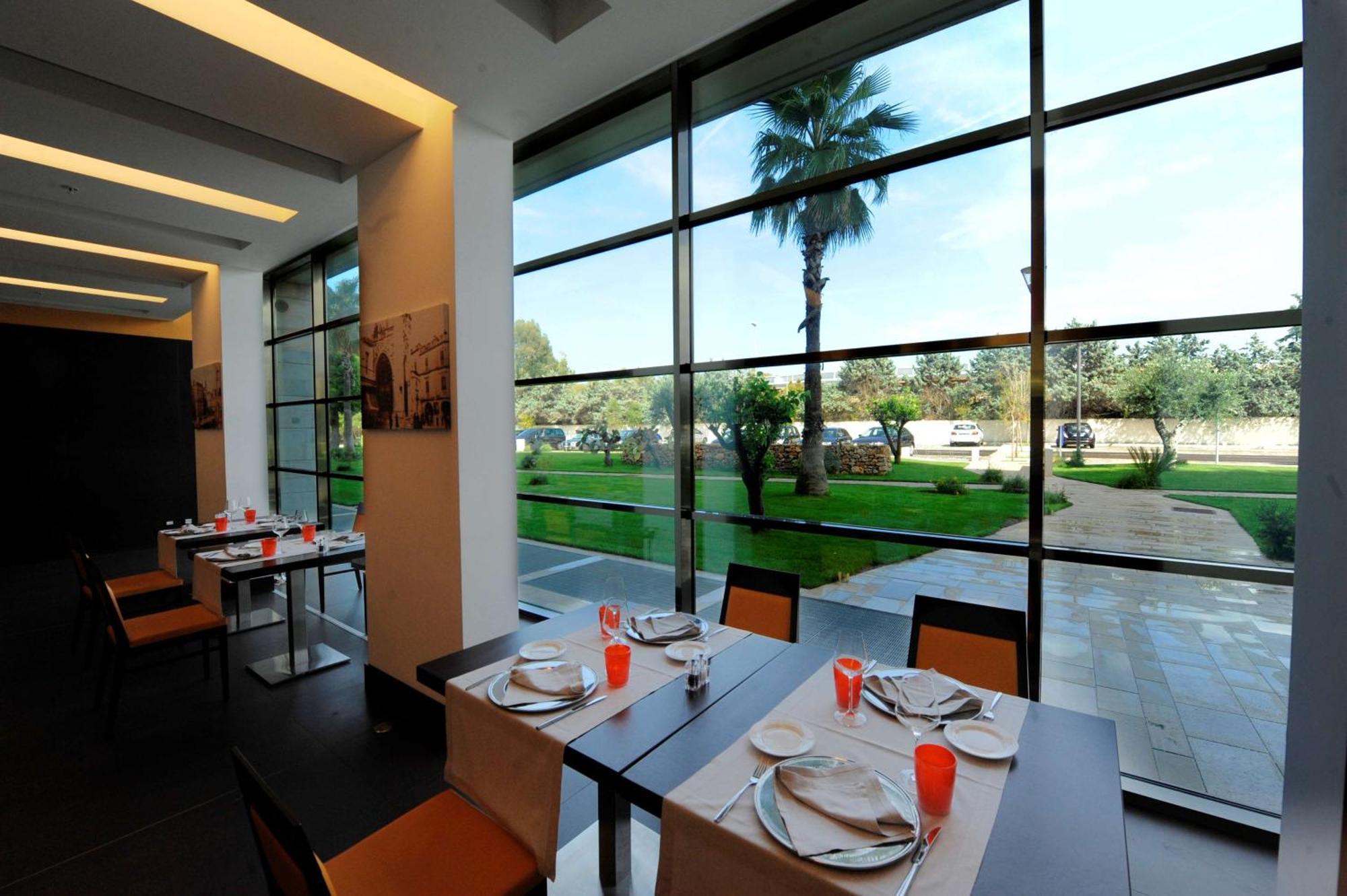Hilton Garden Inn Lecce Esterno foto
